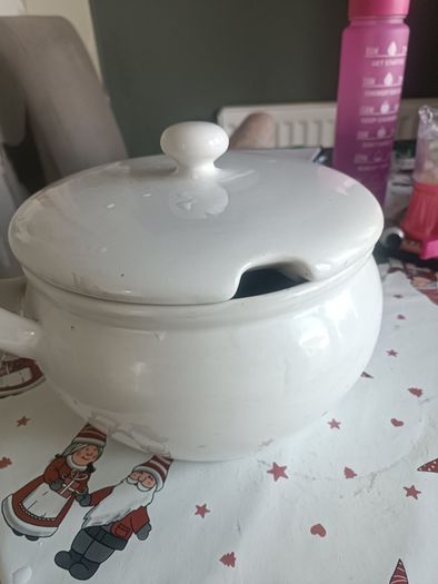 Serving pot