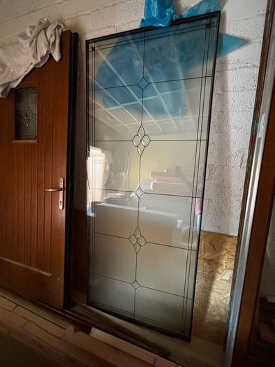 Side door glass
