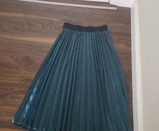 Size Large teal pleated skirt