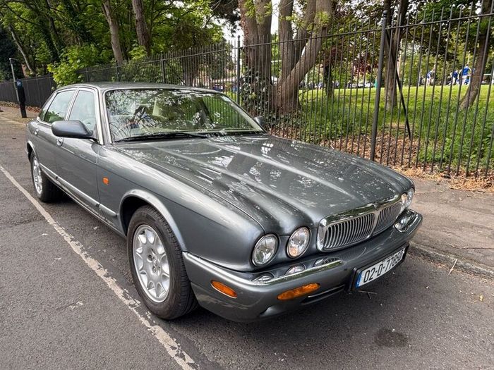Jaguar XJ8 SE - Rare Car with large history