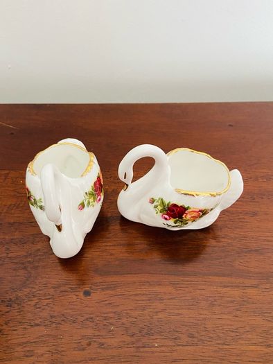 Old Country Rose China Swans