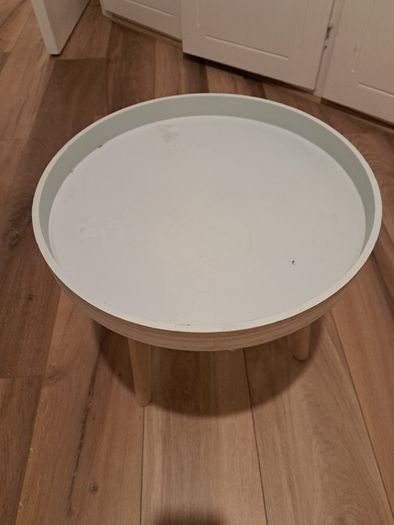 Tray table