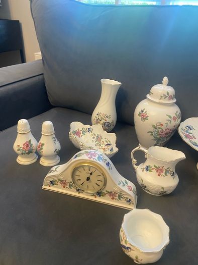 Aynsley Pembroke China, 17 pieces