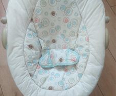 Baby bouncer