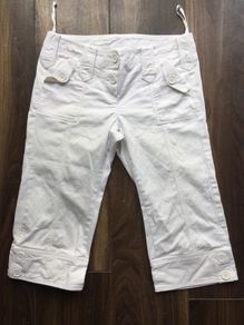 Ladies White Half Length Capri Trousers: Size 8