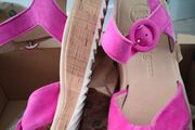 Paul Green sandals, size 39 (EU)/6 UK, fuchsia pink suede