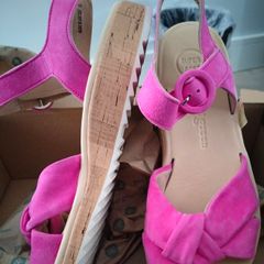 Paul Green sandals, size 39 (EU)/6 UK, fuchsia pink suede