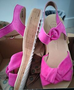 Paul Green sandals, size 39 (EU)/6 UK, fuchsia pink suede