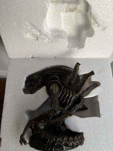 Palisades Warrior and Queen Mini Resin Busts
