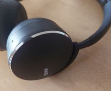 AKG Y500 - Wireless Headphones Black