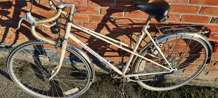 Ladies vintage racer bike PEUGEOT for sell.