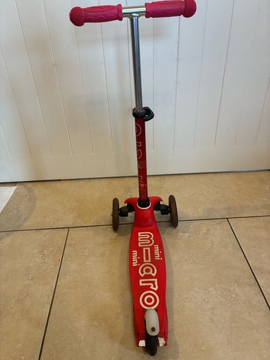 Mini Micro Deluxe LED Scooter