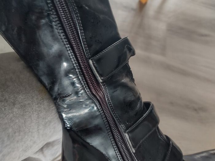 Lacquered black  boots 36