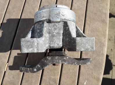 Ford Mondeo & Galaxy engine mount