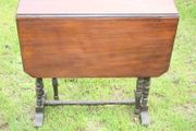 Victorian Mahogany Sutherland Drop Leaf Table On Brass Casters (H-21" L-25" W-21")(folded table 21" x 5,2")