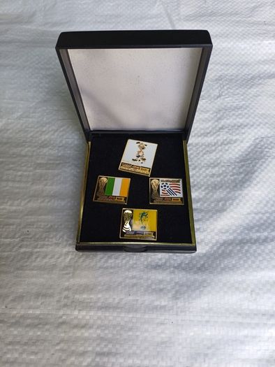 Official FIFA World Cup USA 1994 Pin Set
