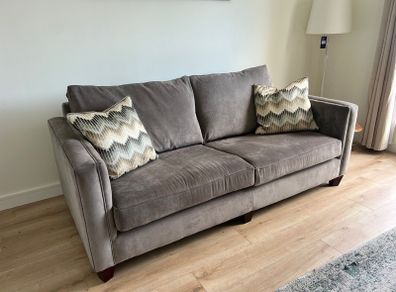 Soda with cushions