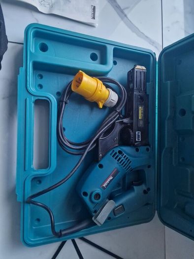makita nail gun