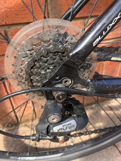 Giant Escape Mens hybrid bike