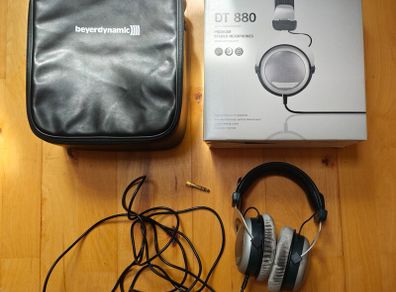Beyerdynamic DT880 Premium Edition (600 Ohm) Mint Condition Boxed