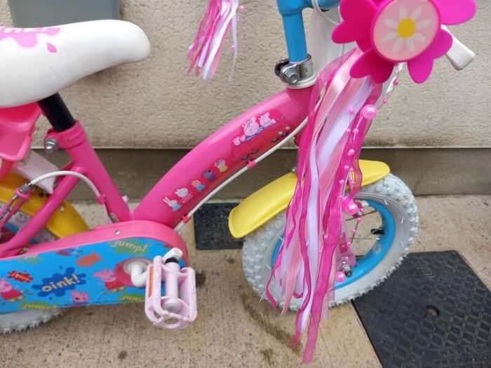 Kids pepper pig bike size 12 inch wheels