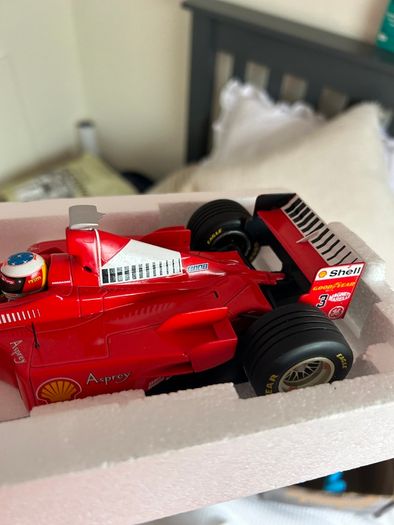 Paul's Model Art Ferrari F300 1:18 scale - Michael Schumacher