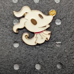 Zero enamel pin
