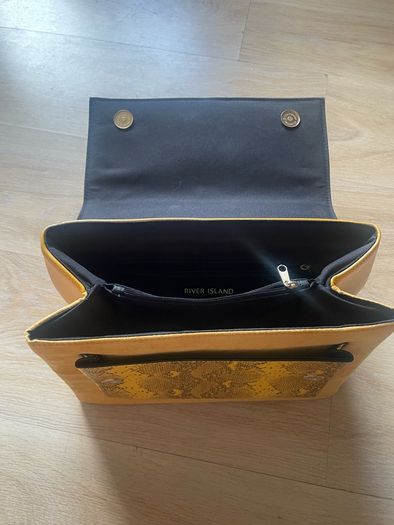 River Island Ladies  handbag.  Size 11x8 ins