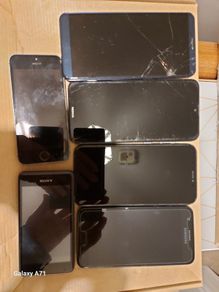 6 Mobile Phones for parts or repair, not powering on