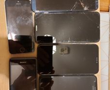 6 Mobile Phones for parts or repair, not powering on