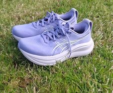Asics Nimbus 28 - Minimal mileage