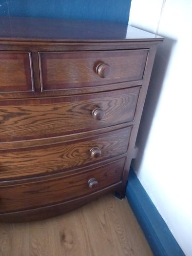 Bowfront mahogany chest of drawers.