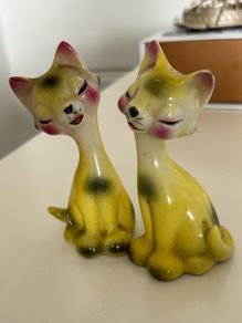 Japanese Kitsch Cat Salt n Pepper set