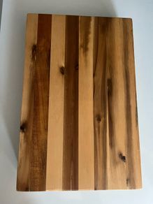 Hardwood chopping board handcrafted from acacia wood