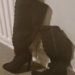 10 cm heel, Faith brand. I used it once.
