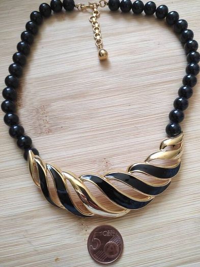 Monet necklace