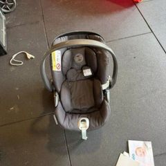 Cybex Cloud Car Seat and Isofix Base