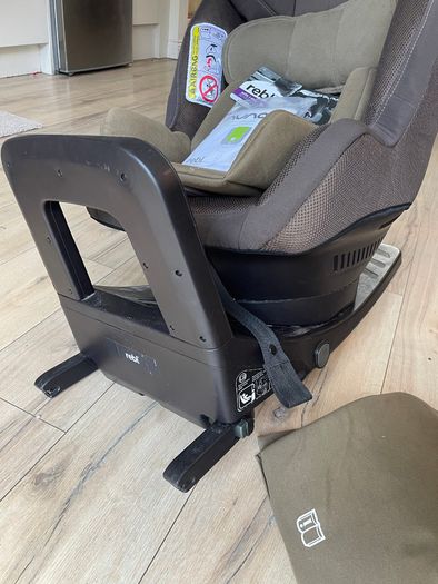 Nuna swivel CAR SEAT