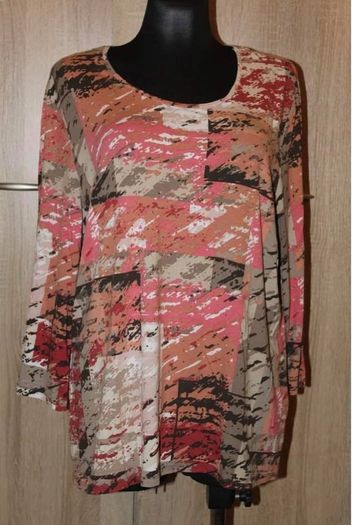 Bianca stretchy top Perfect condition size UK20/22 EU48/50 Postage included