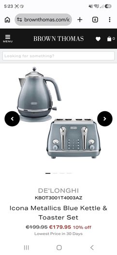 Delonghi metallic kettle and toaster and 4 slice toaster