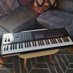 Akai MIDI Keyboard