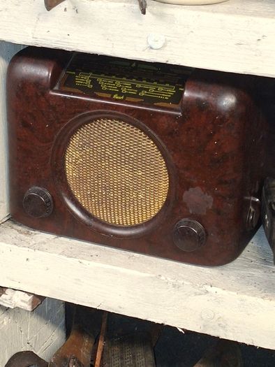 Antique valve radio's PRICE IS FOR 1 ONLY