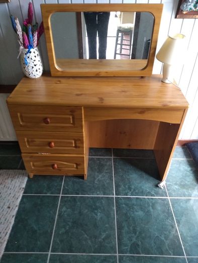 Dressing table