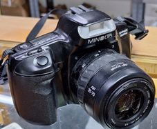 Minolta Dynax 300si 35mm Film Camera with AF Zoom 35-70mm f/3.5-4.5 Lens (Used) - 3-Month Warranty