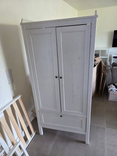 Kids wardrobe