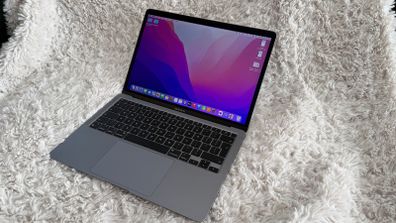 MacBook Air M1 2020 Barely Used