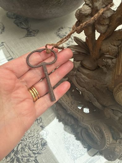 Antique French mantle clock