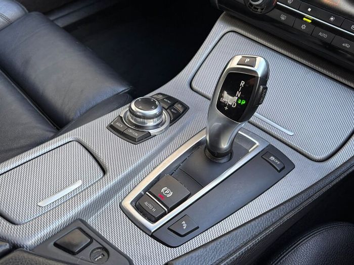 BMW 5-Series 2011