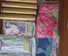 Confetti canons, glitter curtains and balloons