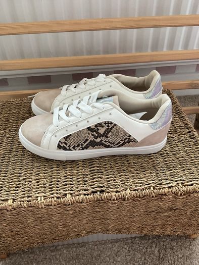 trainers Bnwt white leather effect with snakeskin detail size 40 sixth sens brand